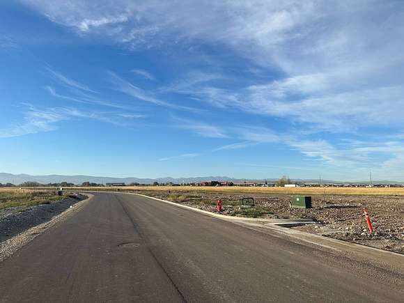 Walleye Rd Now Paved