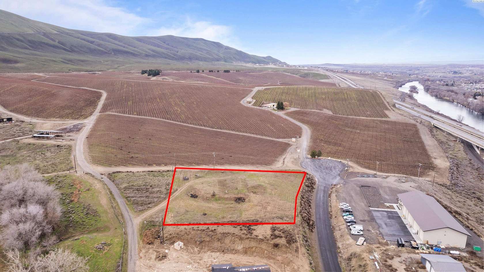 1 Acre of Residential Land for Sale in Benton City, Washington