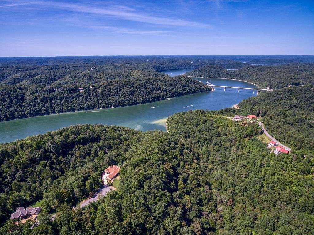 4.5 Acres of Residential Land with Home for Sale in Sparta, Tennessee