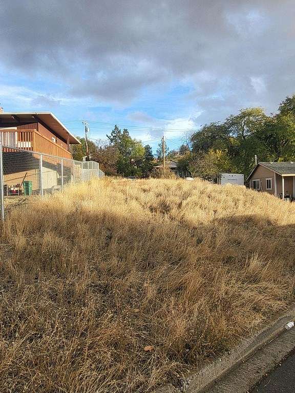 0.11 Acres of Residential Land for Sale in Klamath Falls, Oregon