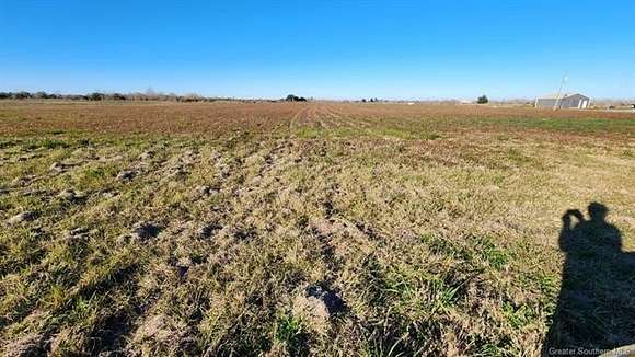 5 Acres of Residential Land for Sale in Iowa, Louisiana