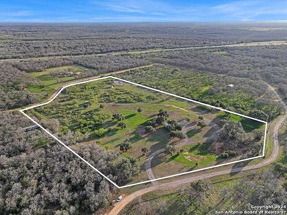 16.9 Acres of Land for Sale in Kingsbury, Texas
