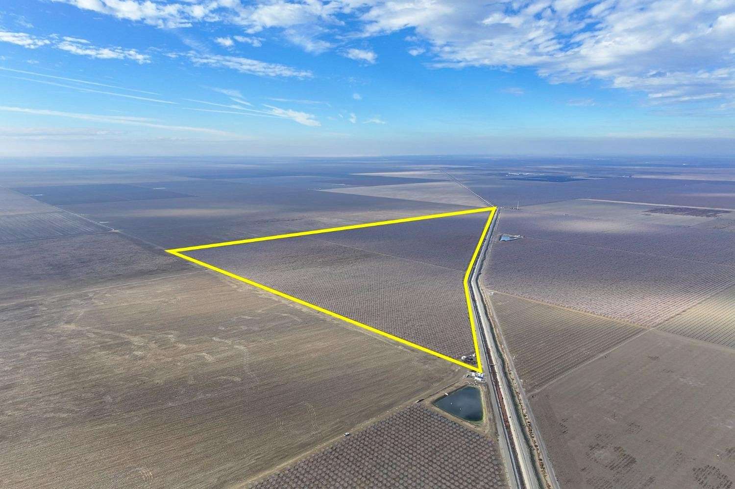 194 Acres of Agricultural Land for Sale in Helm, California