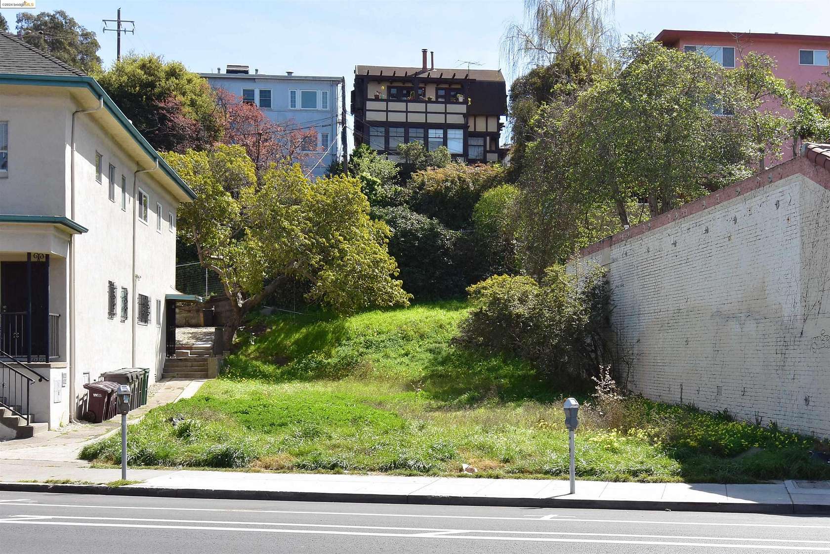 0.11 Acres of Land for Sale in Oakland, California
