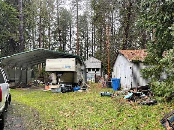 12.1 Acres of Land with Home for Sale in Rogue River, Oregon