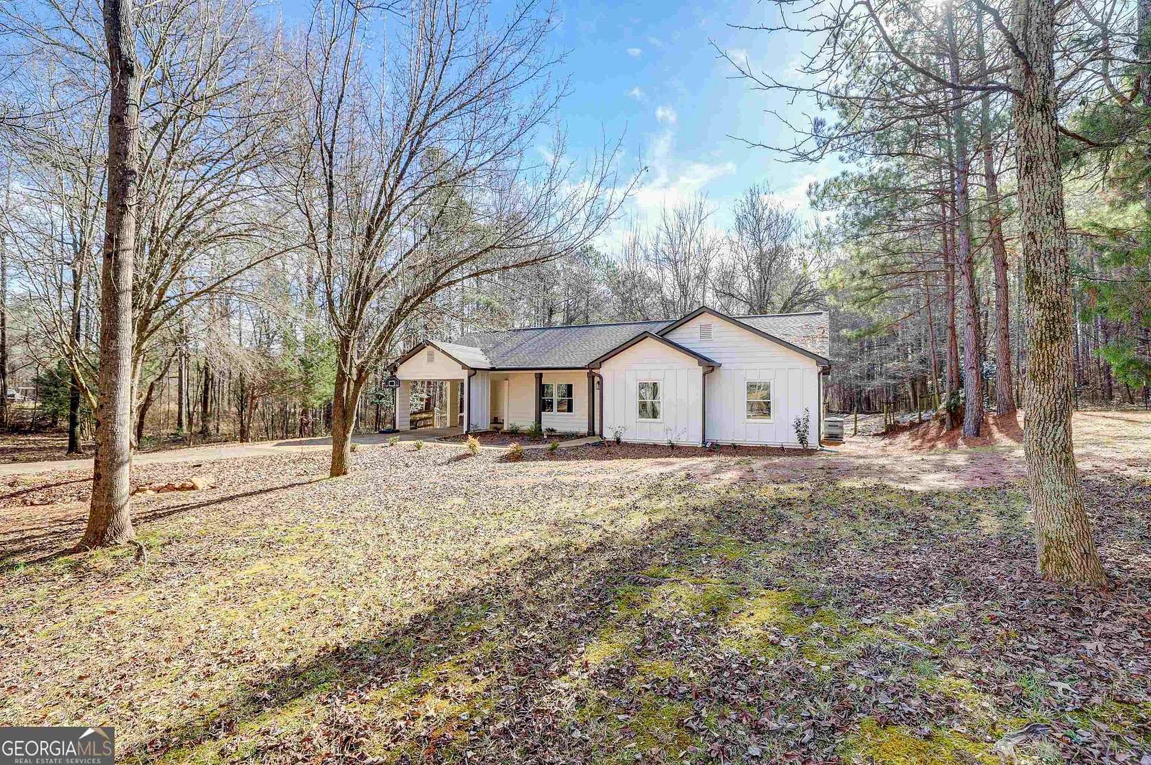 3.4 Acres of Residential Land with Home for Sale in Moreland, Georgia