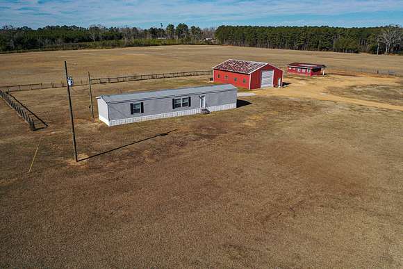 35 Acres of Land with Home for Sale in Philadelphia, Mississippi