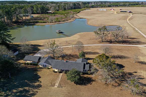 102 Acres of Land with Home for Sale in Philadelphia, Mississippi