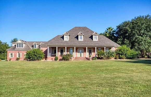 21.3 Acres of Land with Home for Sale in Hahira, Georgia