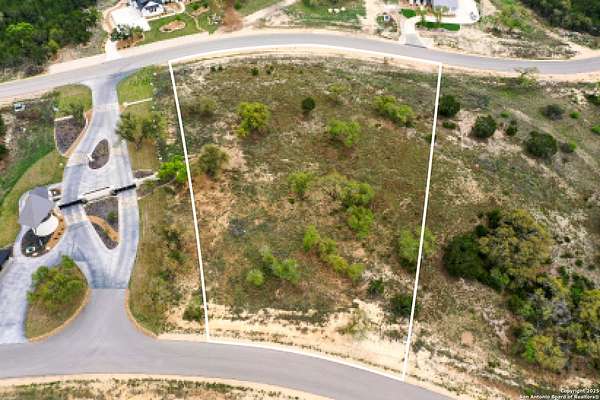 1.24 Acres of Residential Land for Sale in Canyon Lake, Texas