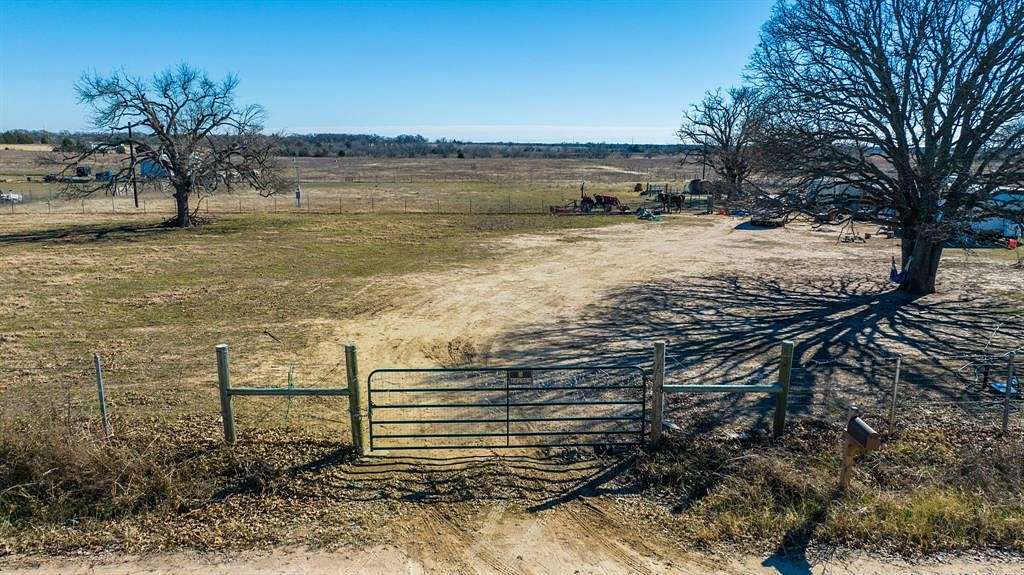 7.5 Acres of Land for Sale in Kerens, Texas