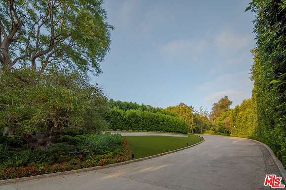 2.7 Acres of Residential Land with Home for Sale in Beverly Hills, California
