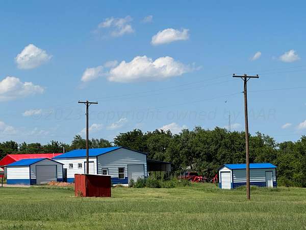 2.5 Acres of Improved Mixed-Use Land for Sale in Shamrock, Texas