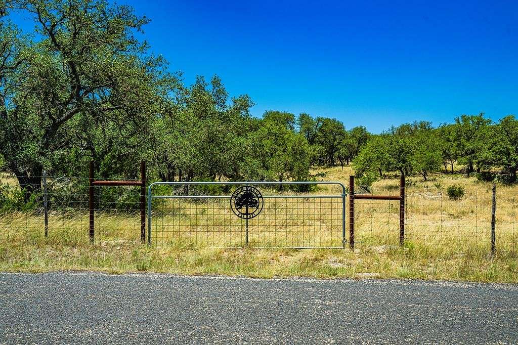 10 Acres of Residential Land for Sale in Mountain Home, Texas
