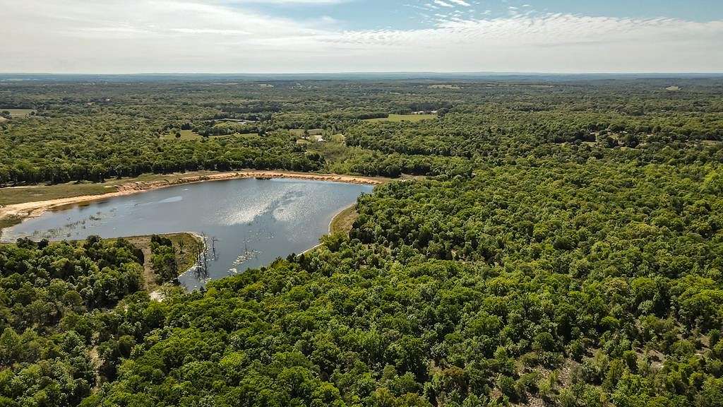 100 Acres of Land for Sale in Athens, Texas