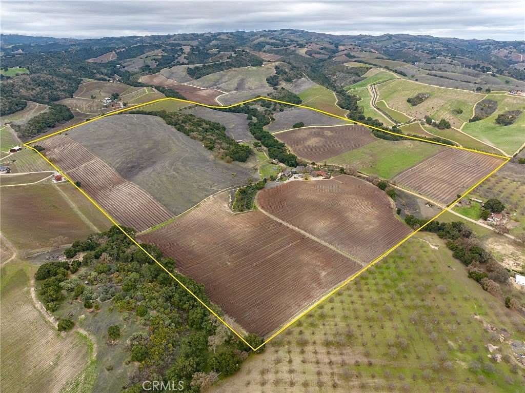 163 Acres of Agricultural Land with Home for Sale in Paso Robles, California