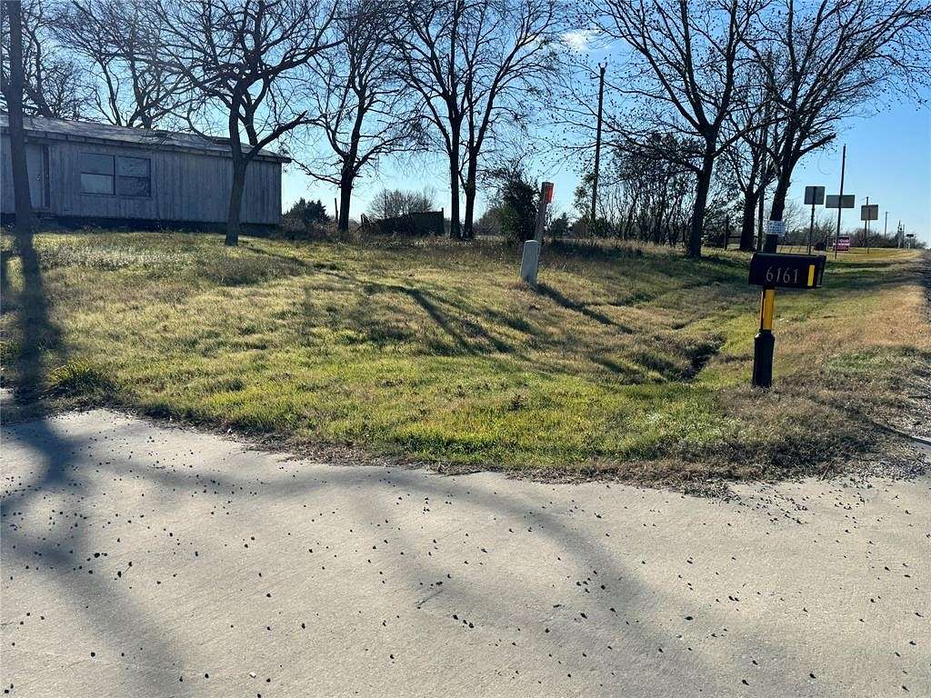2.3 Acres of Residential Land with Home for Sale in Farmersville, Texas