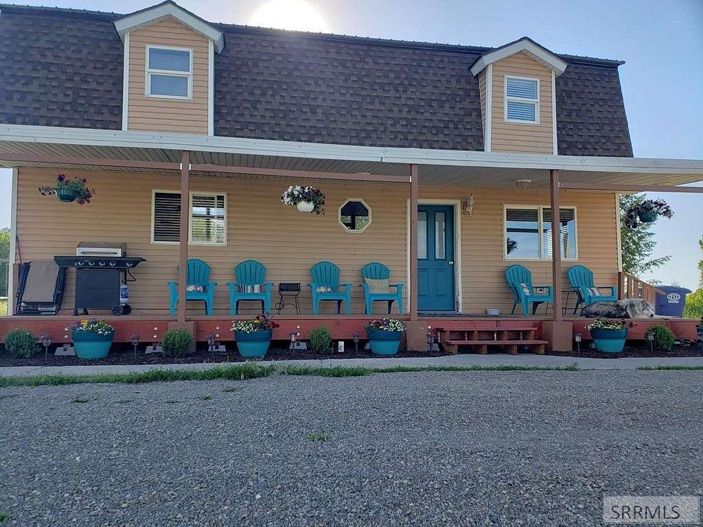 3.27 Acres of Residential Land with Home for Sale in St. Anthony, Idaho