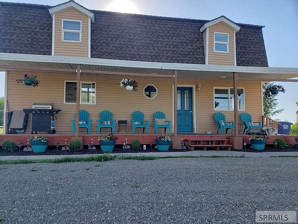 3.27 Acres of Residential Land with Home for Sale in St. Anthony, Idaho