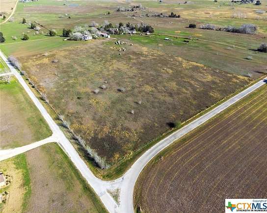 5.492 Acres of Residential Land for Sale in Shiner, Texas