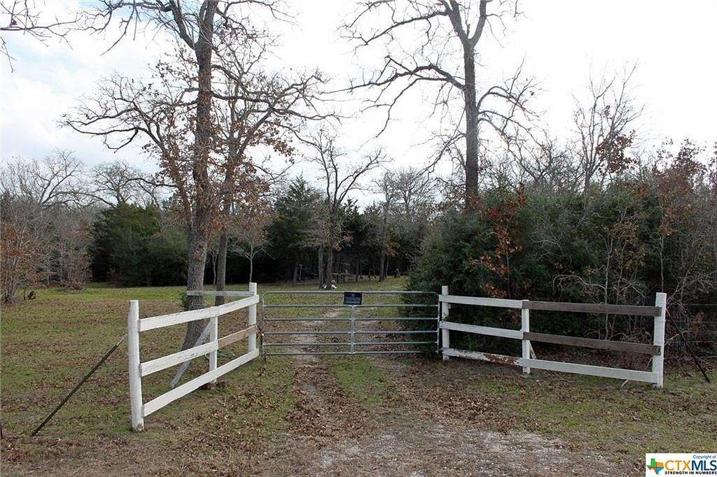 5.6 Acres of Residential Land for Sale in Dale, Texas