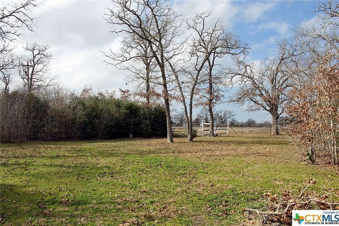 5.62 Acres of Residential Land for Sale in Dale, Texas