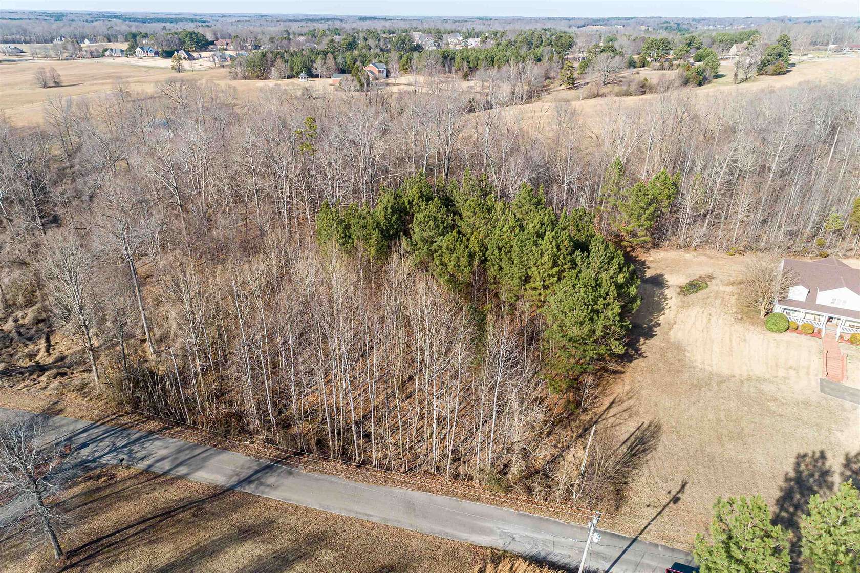 1.2 Acres of Residential Land for Sale in Lexington, Tennessee
