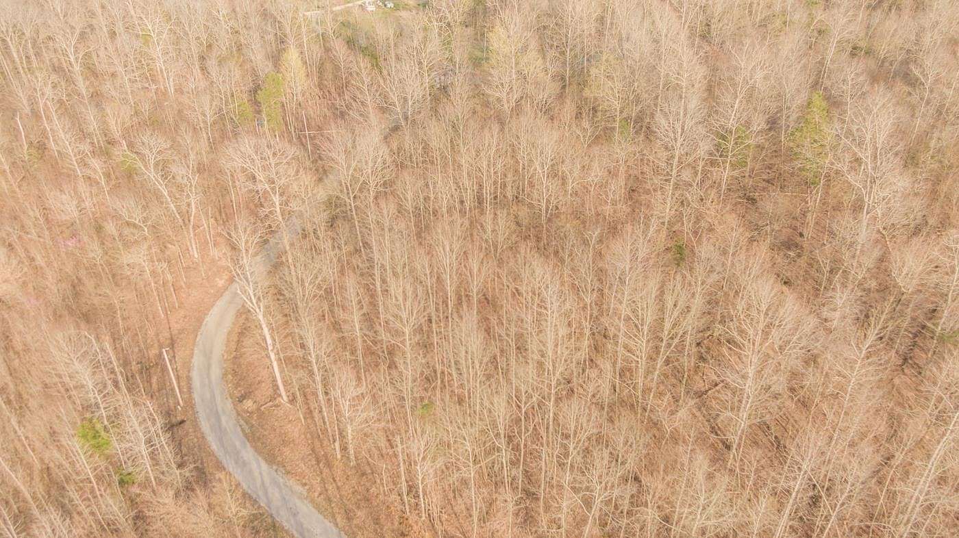 1.5 Acres of Residential Land for Sale in Parsons, Tennessee