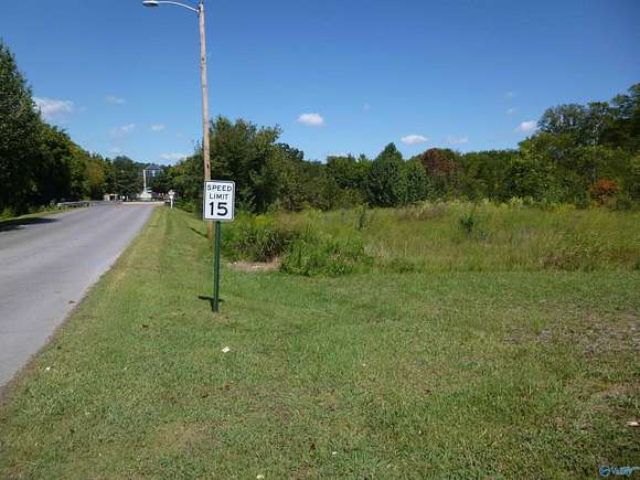 0.97 Acres of Commercial Land for Sale in Fort Payne, Alabama