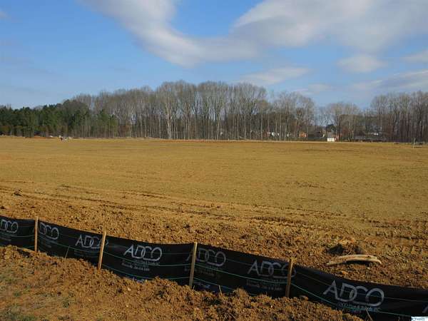6 Acres of Commercial Land for Sale in Scottsboro, Alabama