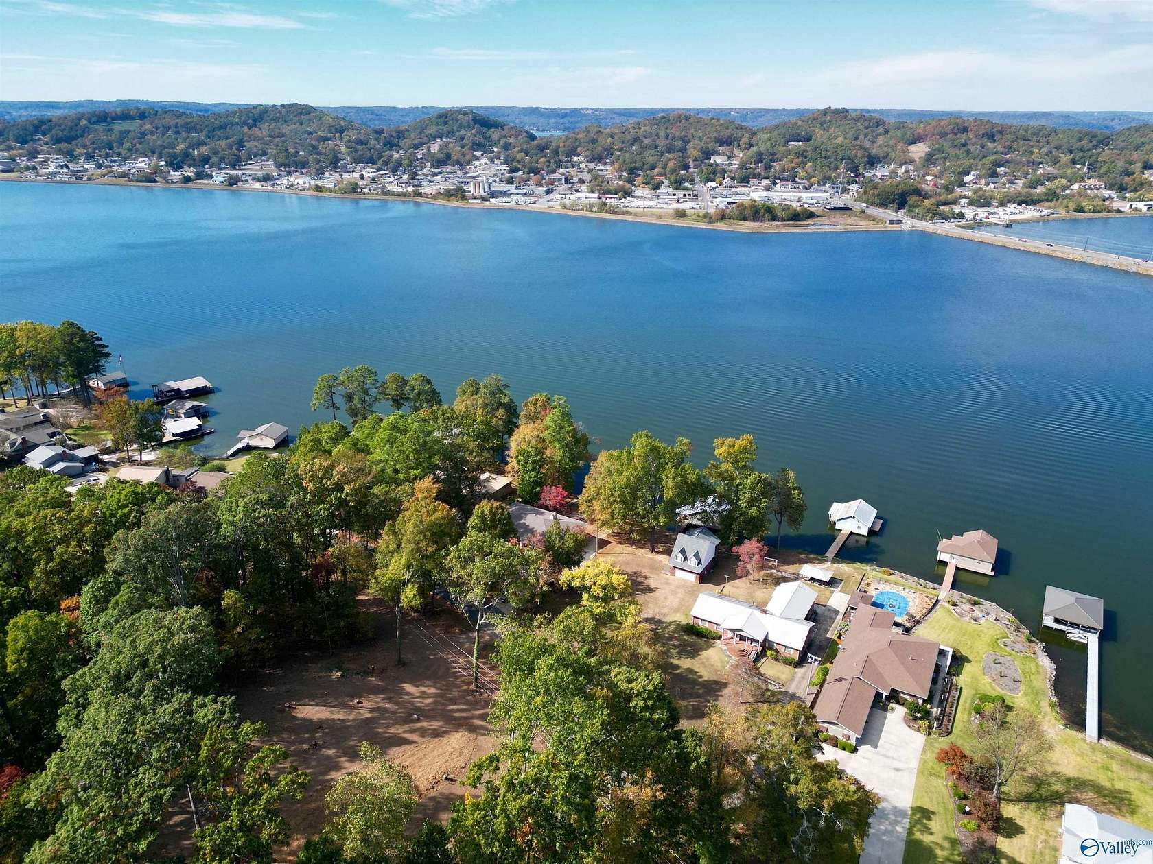 1.1 Acres of Residential Land for Sale in Guntersville, Alabama