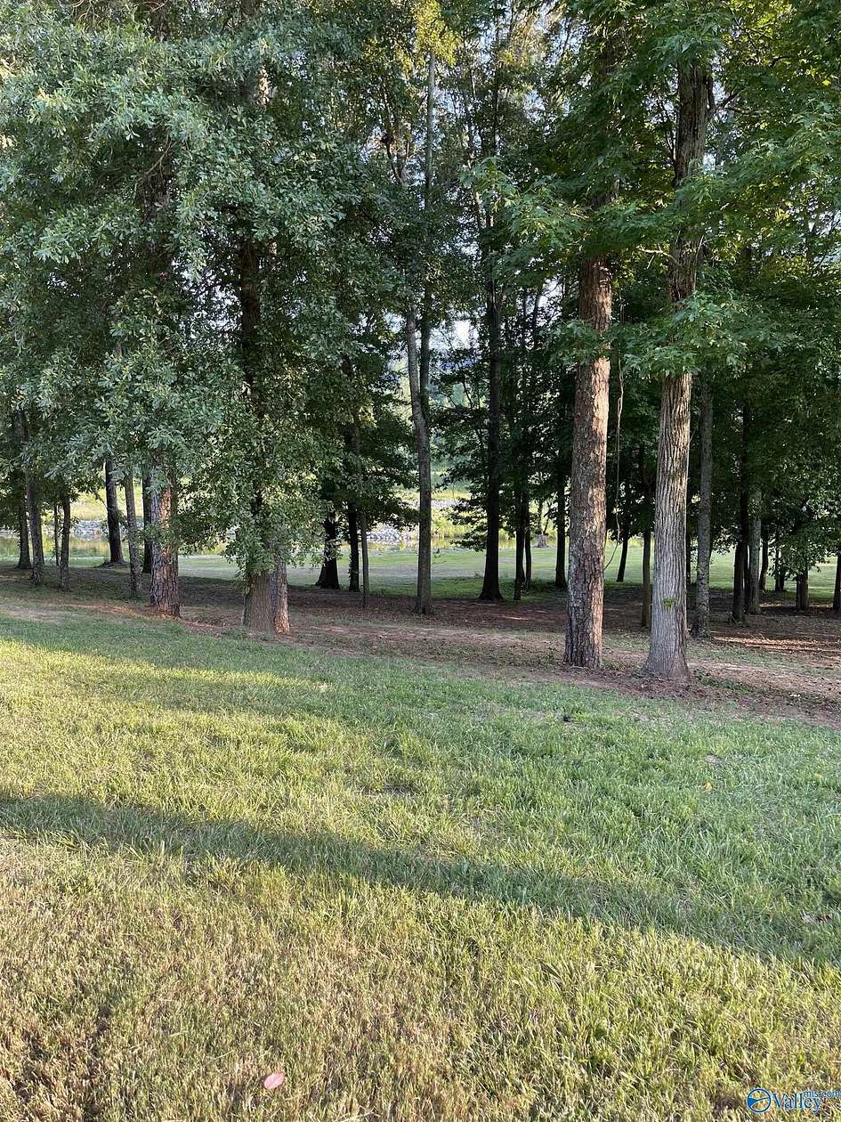 0.37 Acres of Land for Sale in Guntersville, Alabama