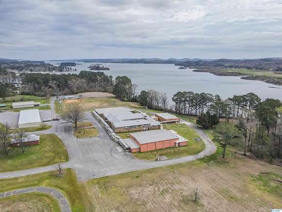 20.4 Acres of Land for Sale in Guntersville, Alabama