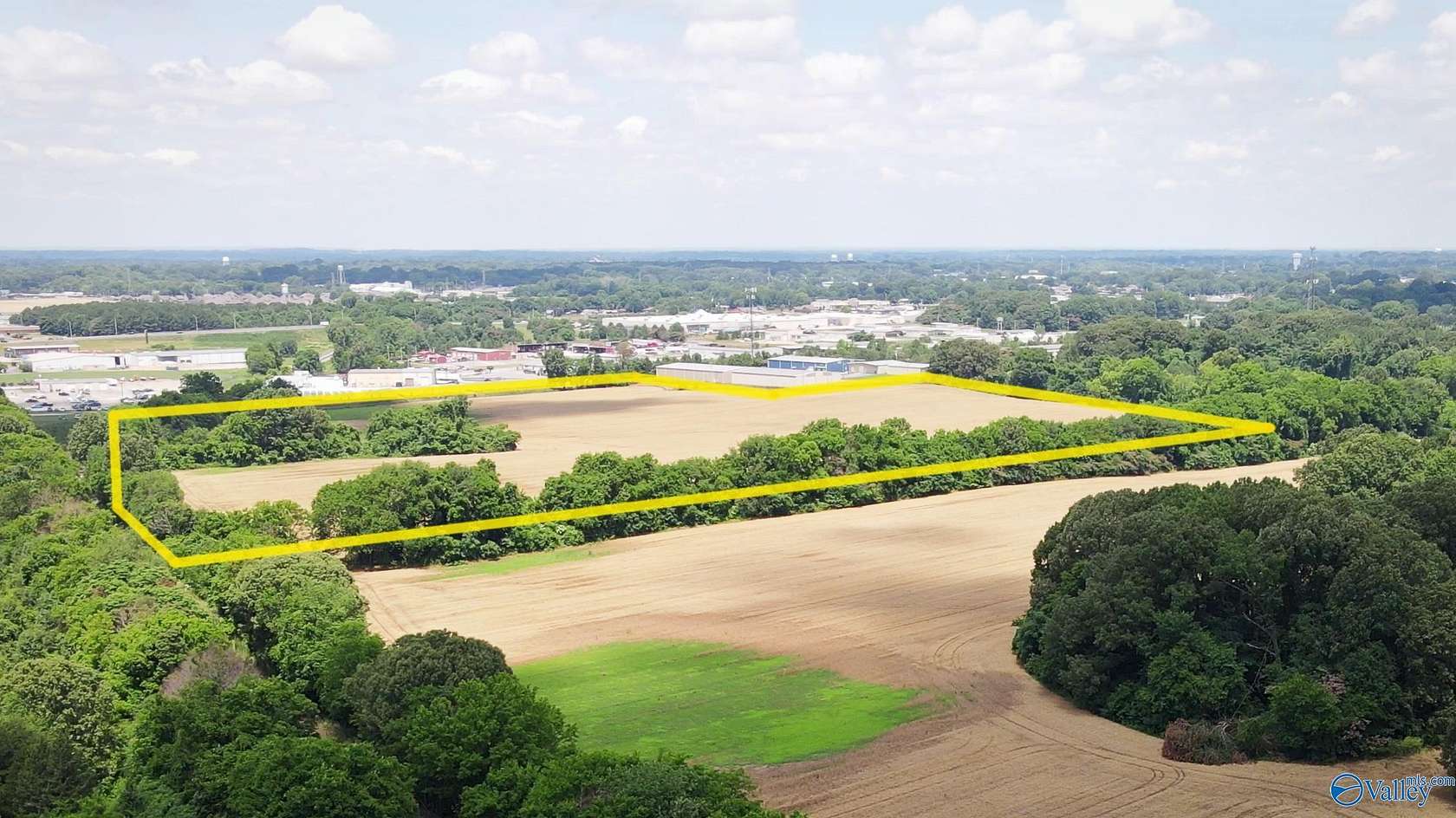 31 Acres of Land for Sale in Muscle Shoals, Alabama
