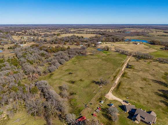 10.4 Acres of Land for Sale in Chatfield, Texas