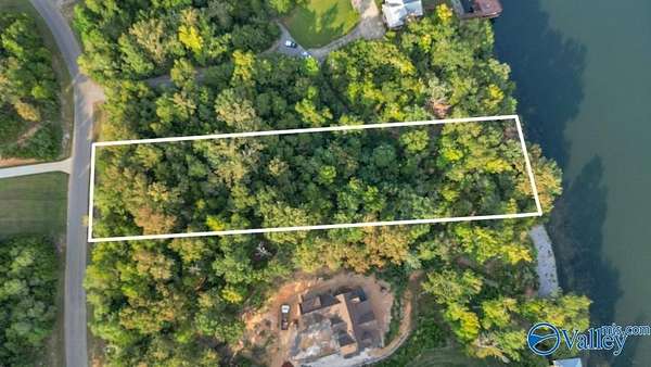 1.28 Acres of Residential Land for Sale in Scottsboro, Alabama