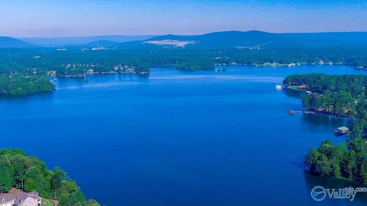 0.99 Acres of Residential Land for Sale in Scottsboro, Alabama