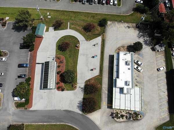 1 Acre of Improved Commercial Land for Sale in Guntersville, Alabama