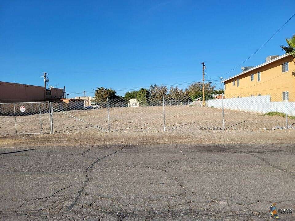 0.84 Acres of Mixed-Use Land for Sale in El Centro, California