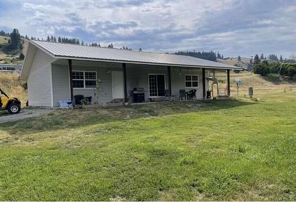6 Acres of Residential Land with Home for Sale in Curlew, Washington