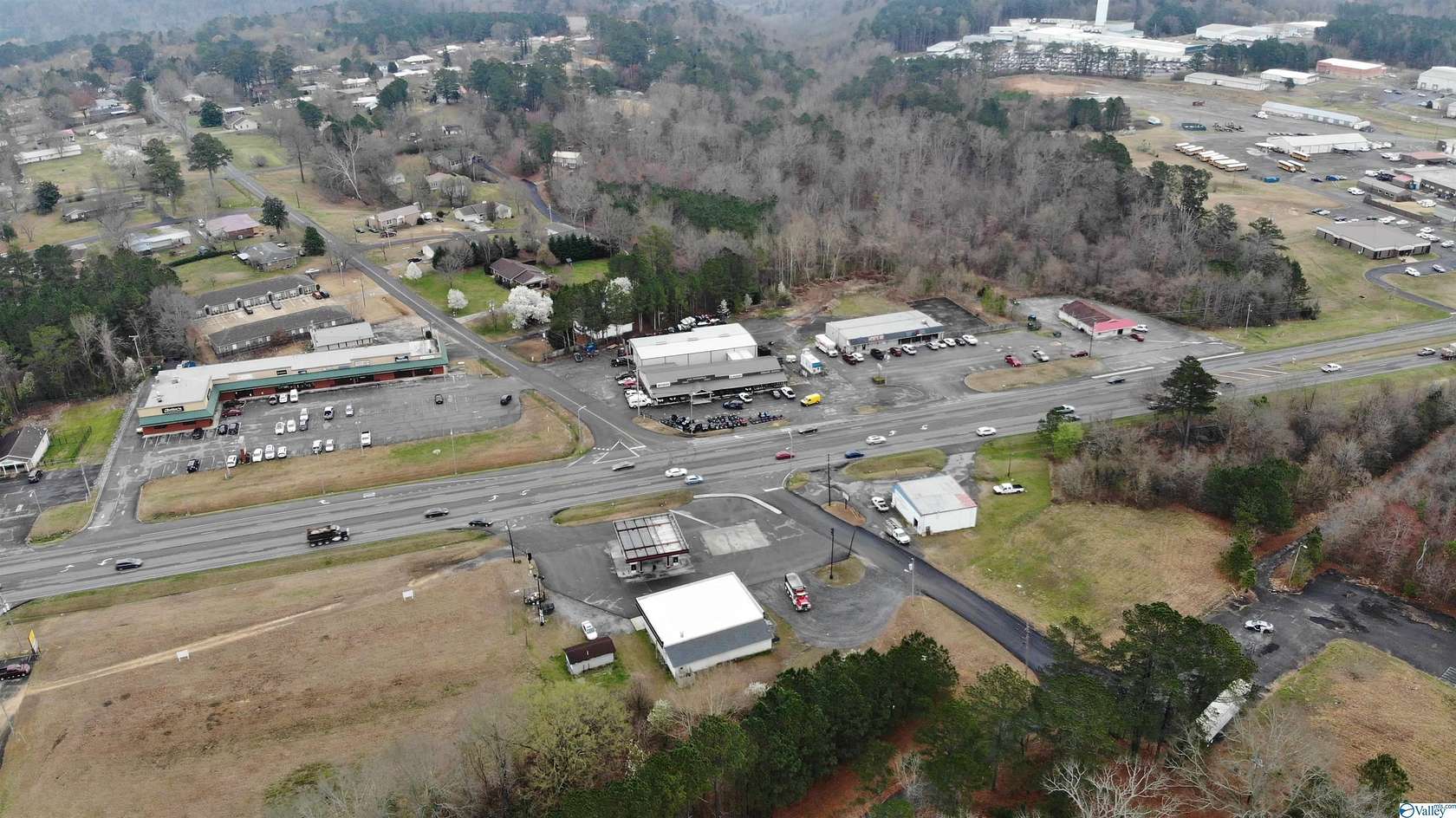 7 Acres of Commercial Land for Sale in Guntersville, Alabama