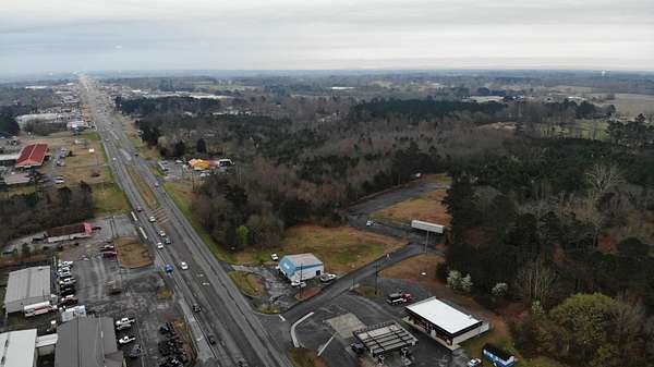 7 Acres of Land for Sale in Guntersville, Alabama