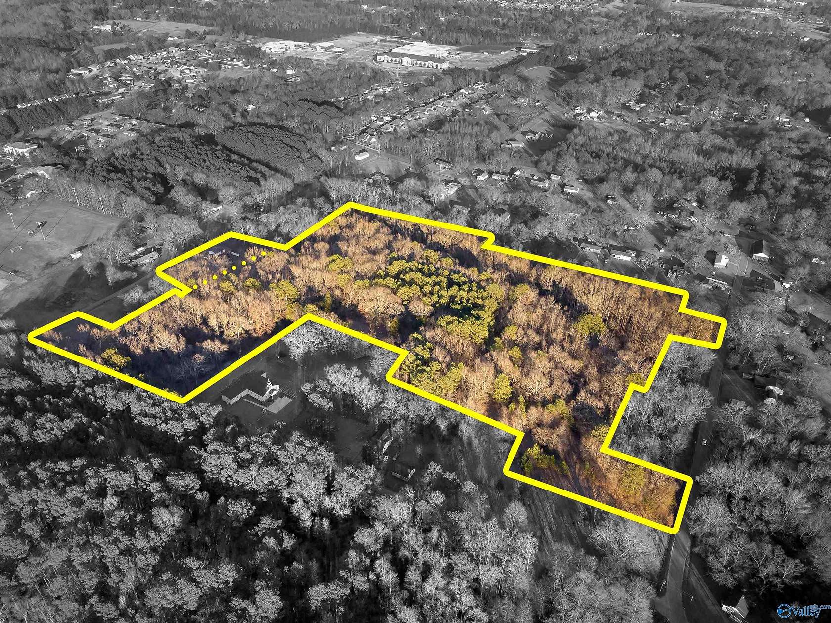 15 Acres of Land for Sale in Hartselle, Alabama