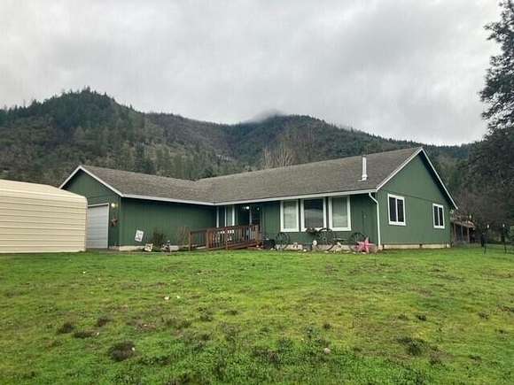 2.16 Acres of Residential Land with Home for Sale in Rogue River, Oregon