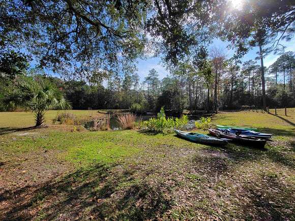 17 Acres of Recreational Land with Home for Sale in Crawfordville, Florida