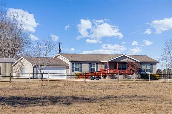 15 Acres of Land with Home for Sale in Hugo, Oklahoma