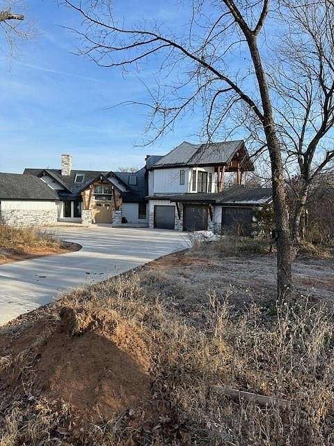 2.5 Acres of Residential Land with Home for Sale in Edmond, Oklahoma