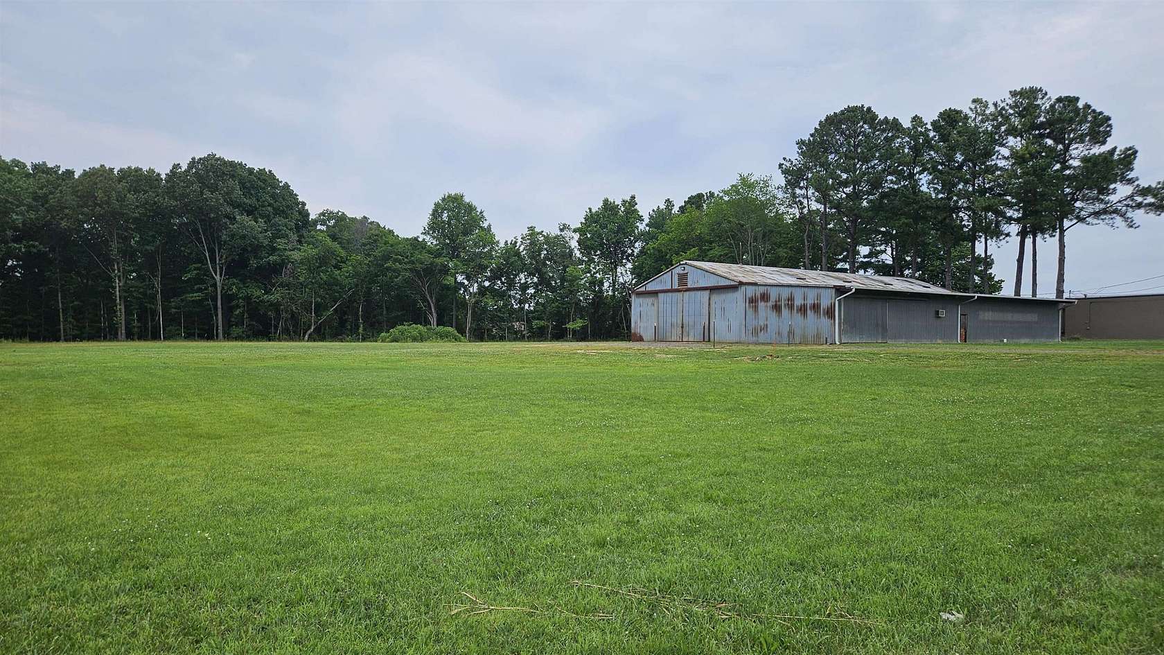 3 Acres of Improved Commercial Land for Sale in Humboldt, Tennessee