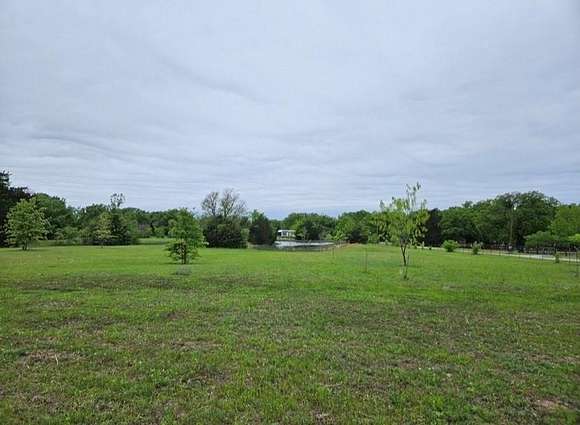9.5 Acres of Residential Land with Home for Sale in Wills Point, Texas