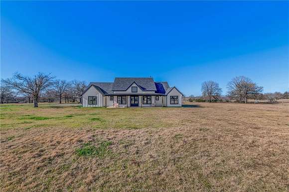 10 Acres of Residential Land with Home for Sale in Midway, Texas